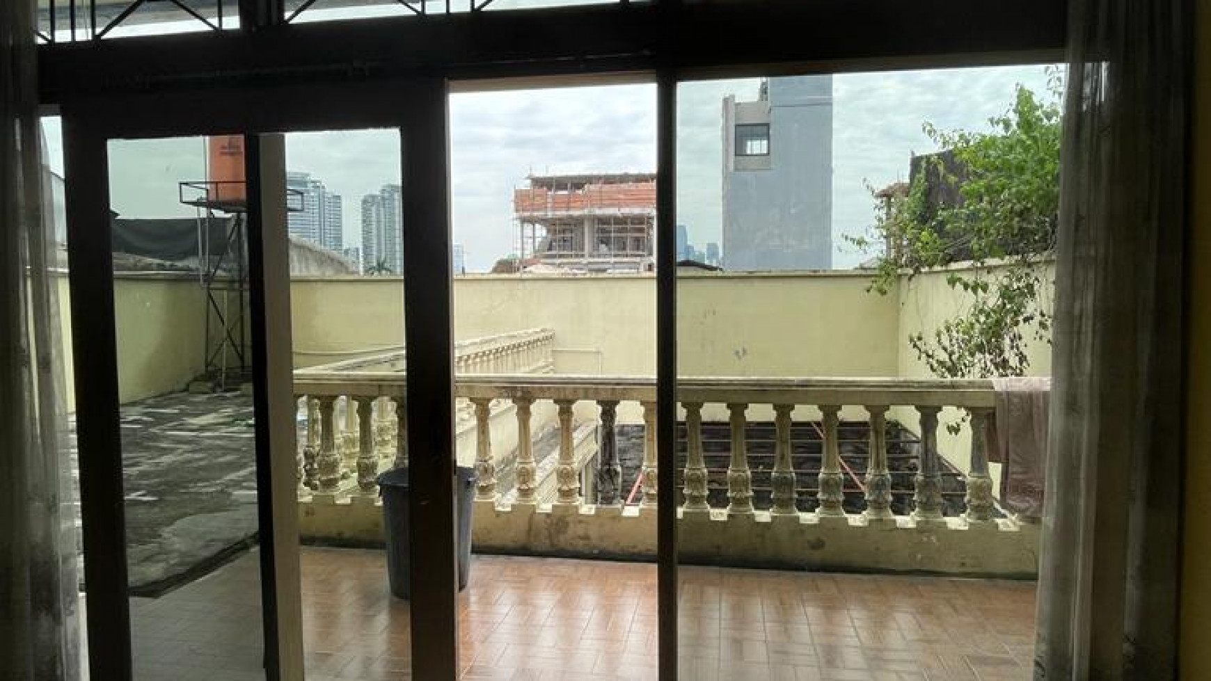 Rumah Tua Hitung Tanah Jl. Seha Kebayoran Lama