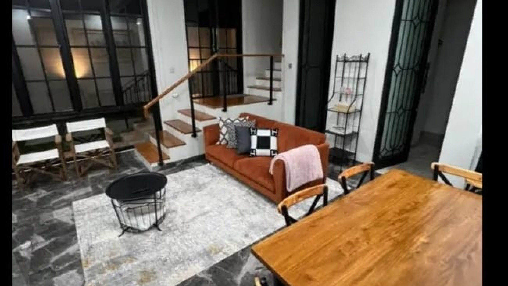 Rumah bergaya classic French style Brand new Foresta BSD