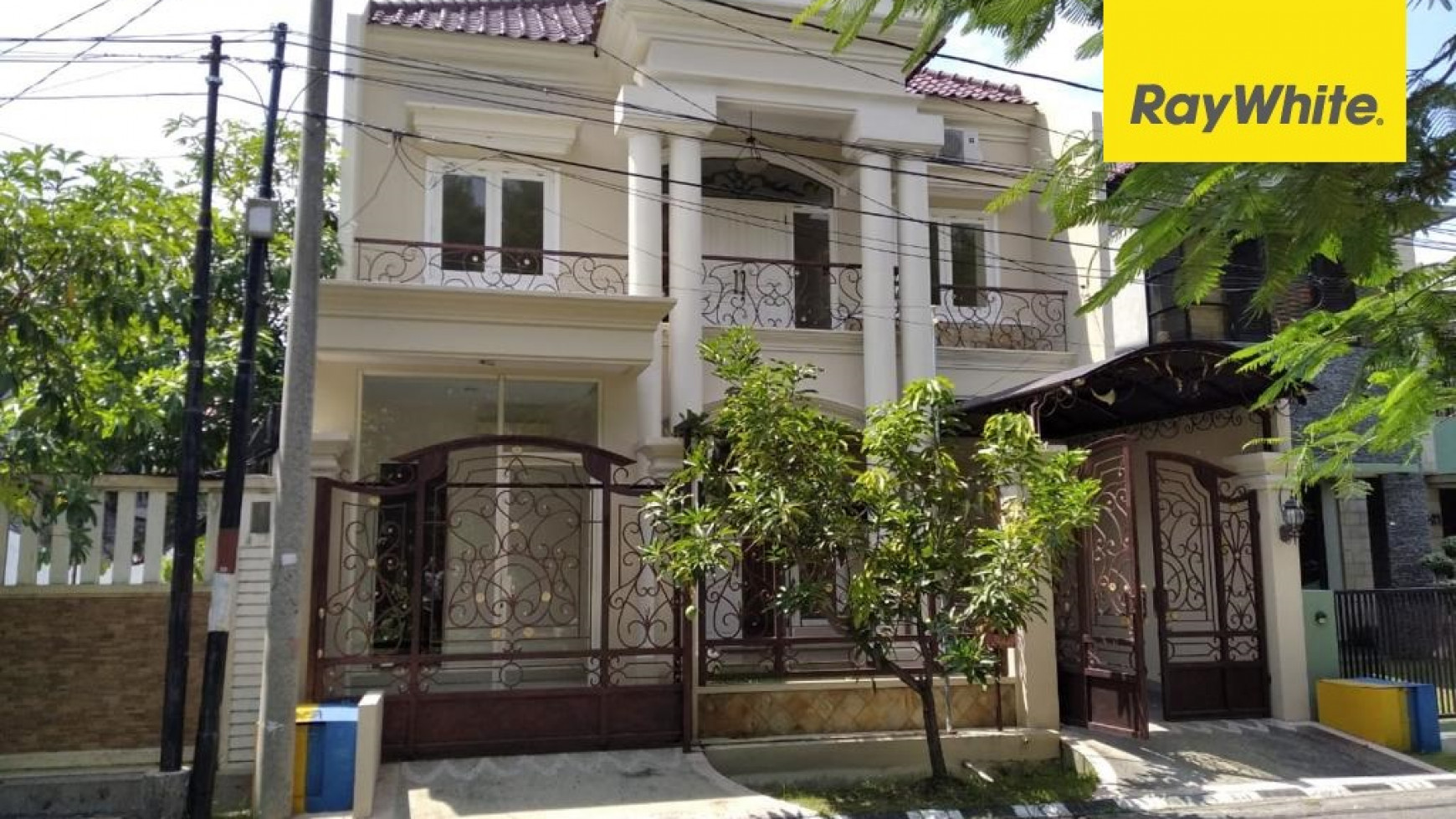 Rumah 2 lantai di Perum Wisma Pratama Wiyung Surabaya