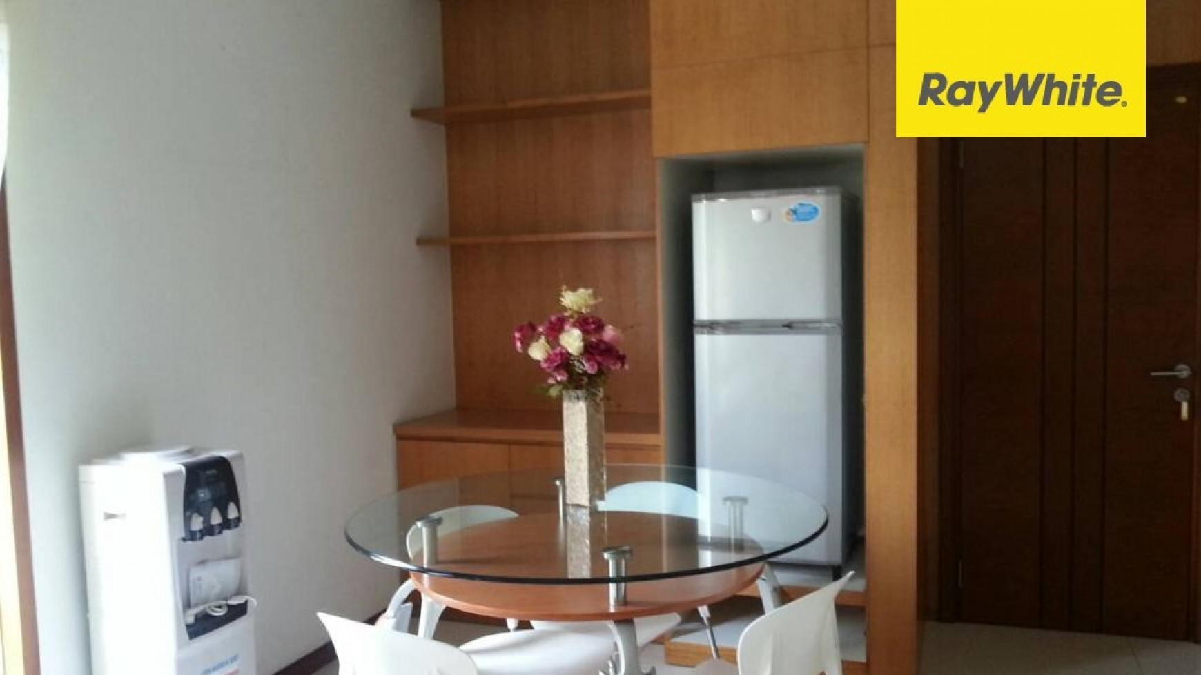 Semi Furnish Apartemen 2 lantai Waterplace Residence Surabaya