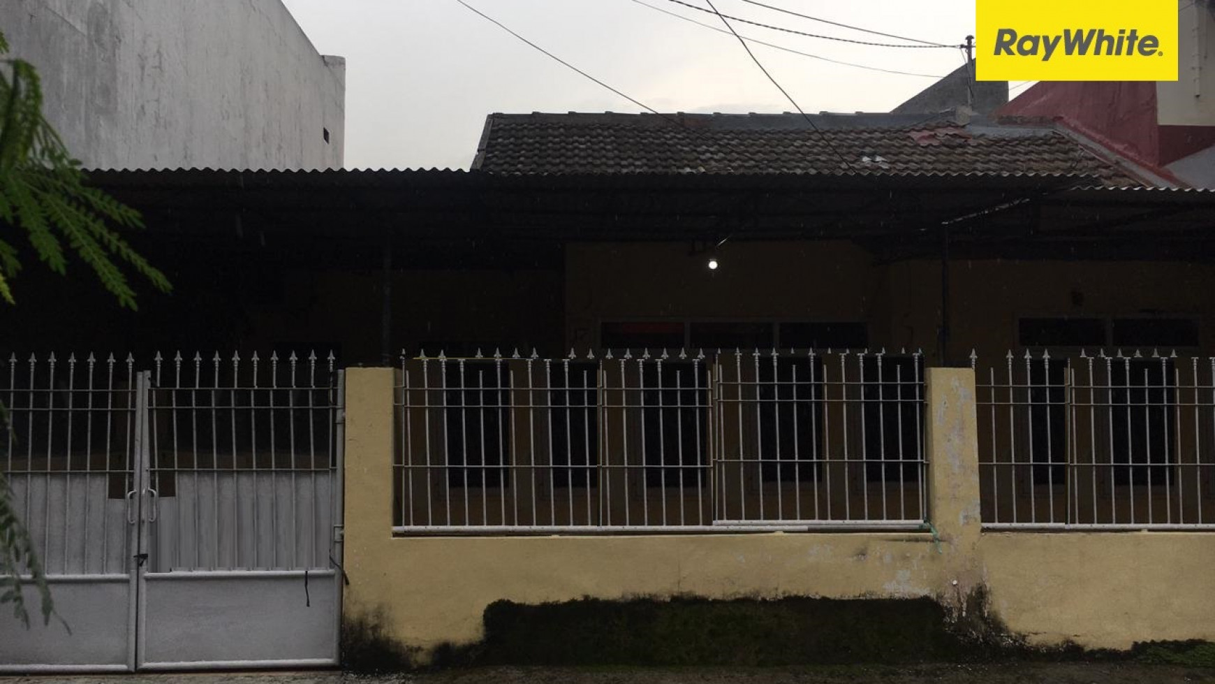 Rumah Siap Huni Dijual di Griya Babatan Mukti, Surabaya