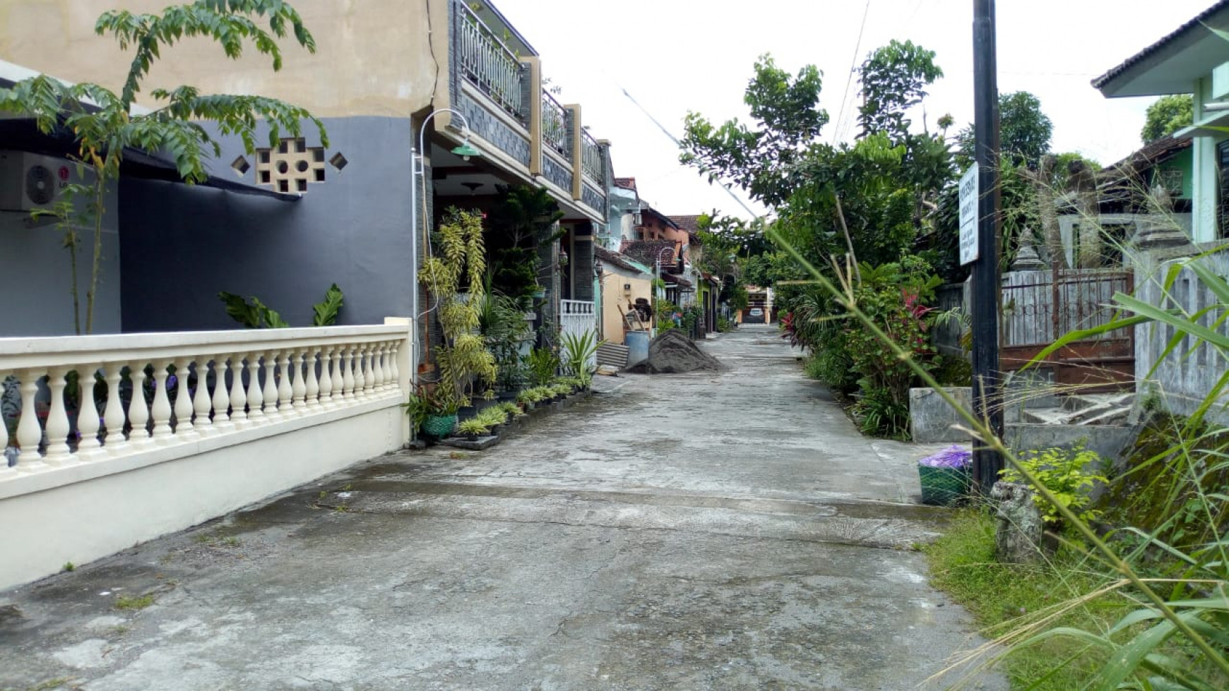 RUMAH TINGGAL DI LOKASI STRATEGIS, JL MUJAIR RAYA, MINOMARTANI