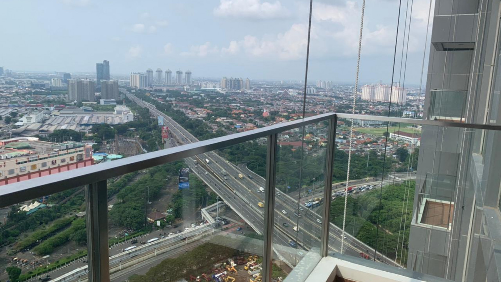 Bagus Apartemen 3KT Holland Village Cempaka Putih Jakarta