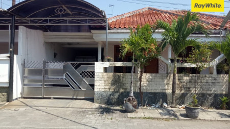 Rumah di Jl Cipunegara, Darmo, Surabaya