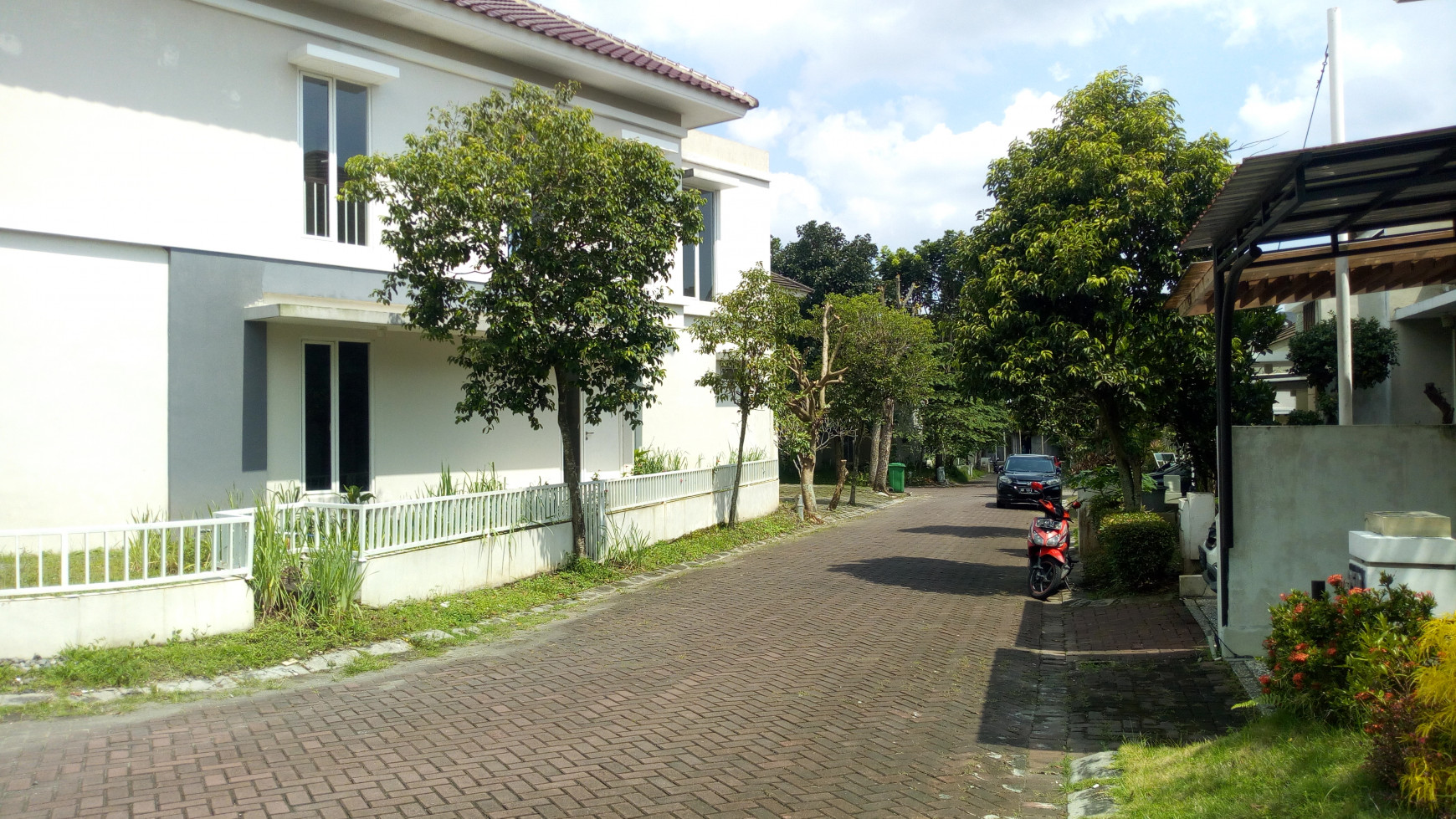 Rumah Mewah Dalam Perumahan Green Hills  Dekat Kampus UGM dan UII 