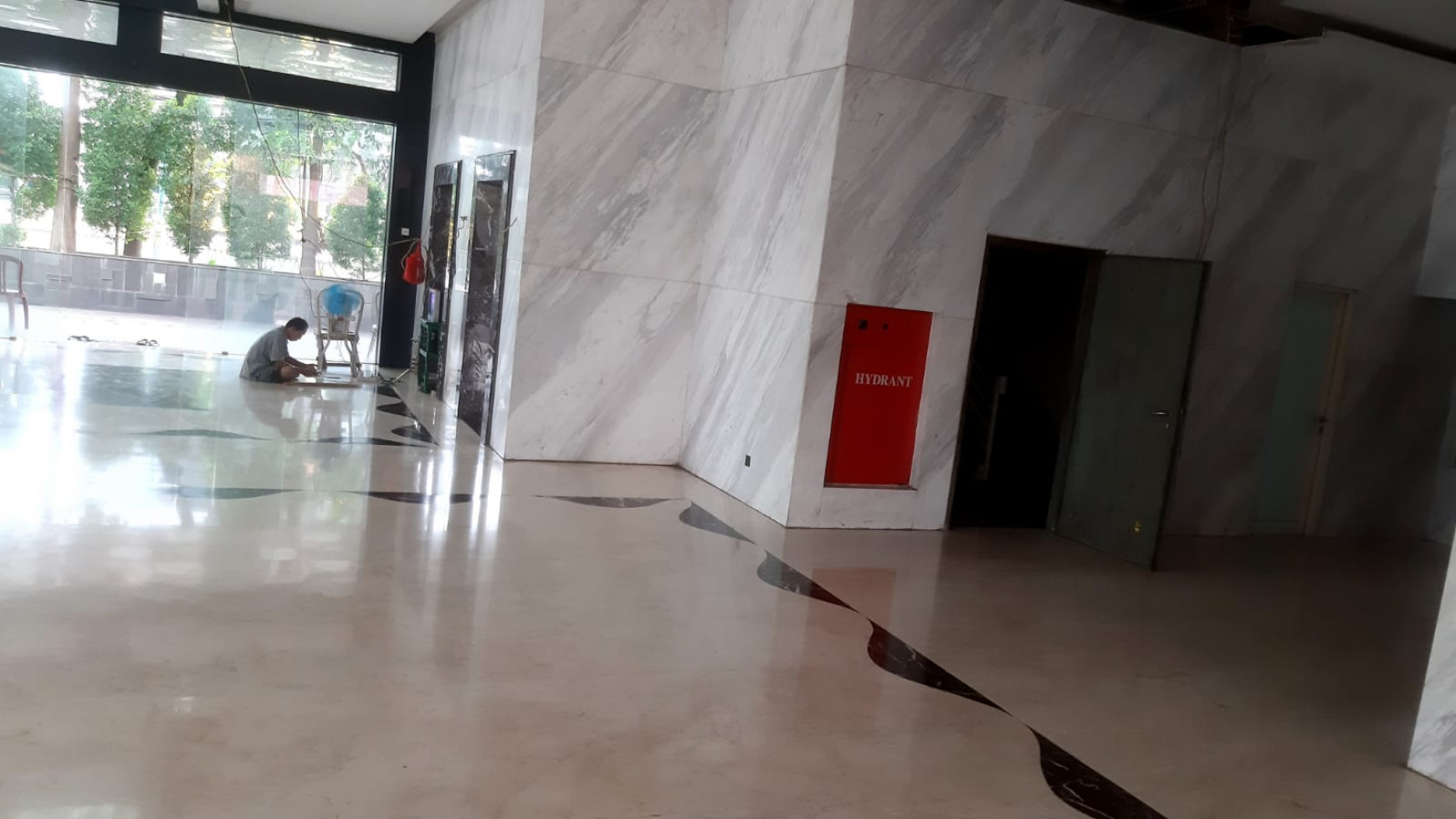 Gedung Siap Operasional dan Lokasi Strategis Premium di Mampang Prapatan