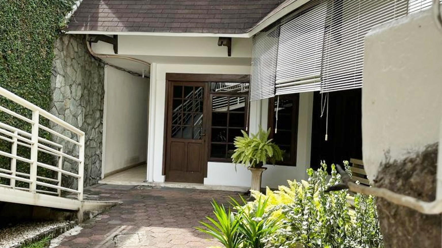 Dijual Rumah klasik kolonial sangat terawat dilokasi premium kebayoran baru