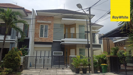 Rumah Minimalis 2 lantai di Araya, Surabaya