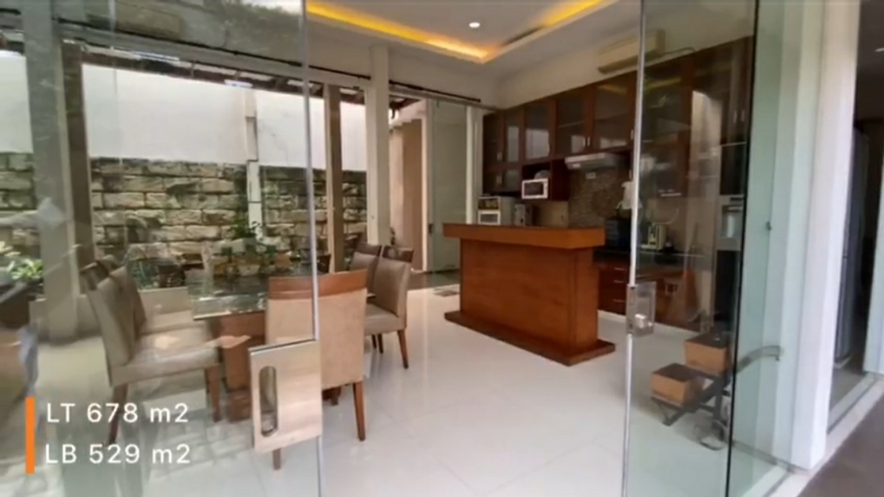 Dijual Rumah Royal Residence Wiyung Sby TerLUAS 678 m2 - K.Tidur 7+2 plus PAGAR