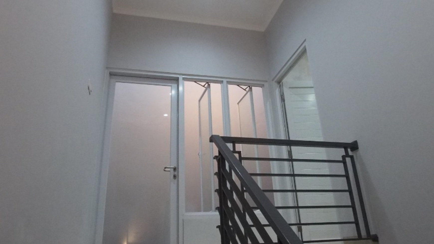 Turun harga Rumah Renovated De Latinos 