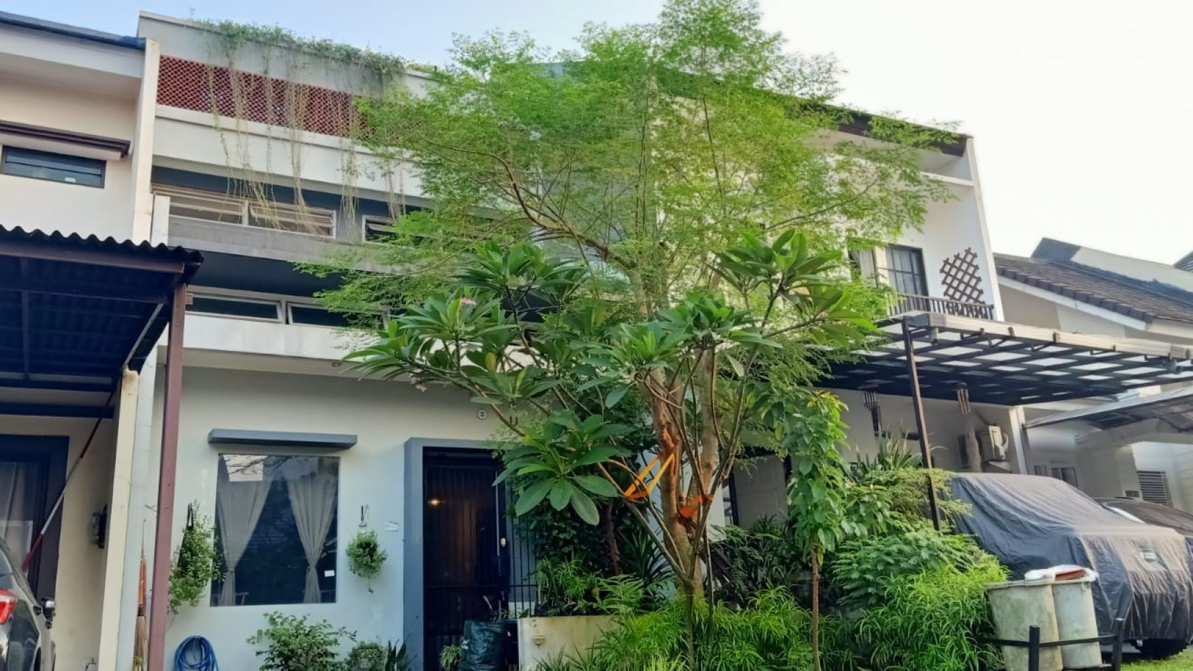 Turun harga Rumah Renovated De Latinos 