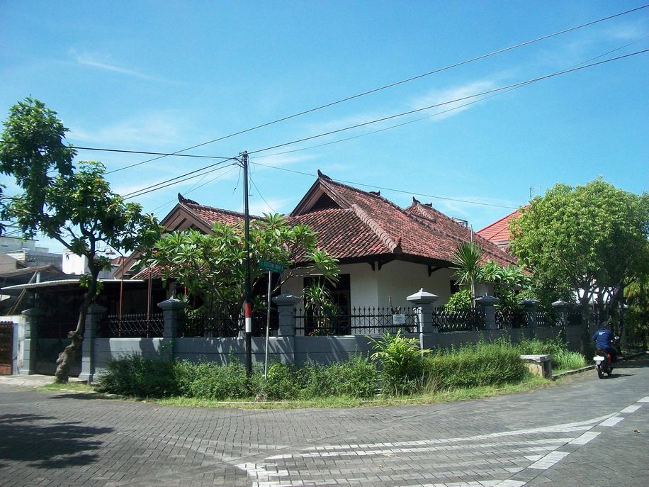 Rumah di Sidosermo Indah, Hook/Pojokan, Row Jalan Lebar, Bisa untuk Rumah Tinggal / Kantor