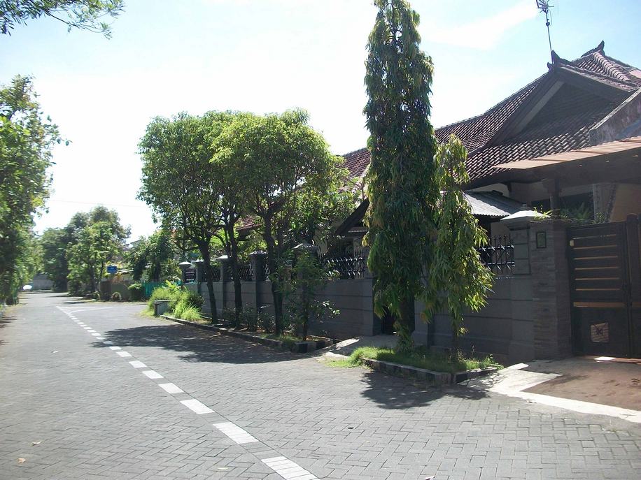 Rumah di Sidosermo Indah, Hook/Pojokan, Row Jalan Lebar, Bisa untuk Rumah Tinggal / Kantor