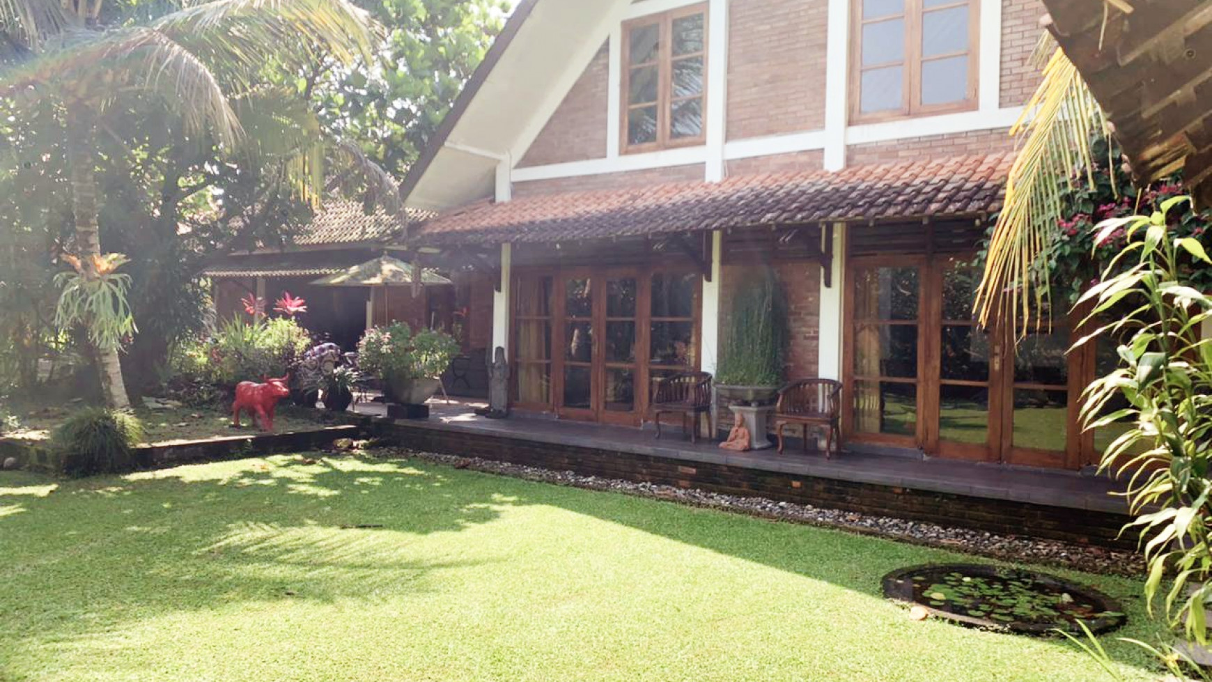 Rumah Dengan Konsep Villa Tropis View Gunung Merapi Turi Sleman