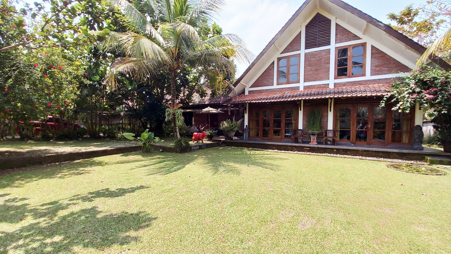 Rumah Dengan Konsep Villa Tropis View Gunung Merapi Turi Sleman