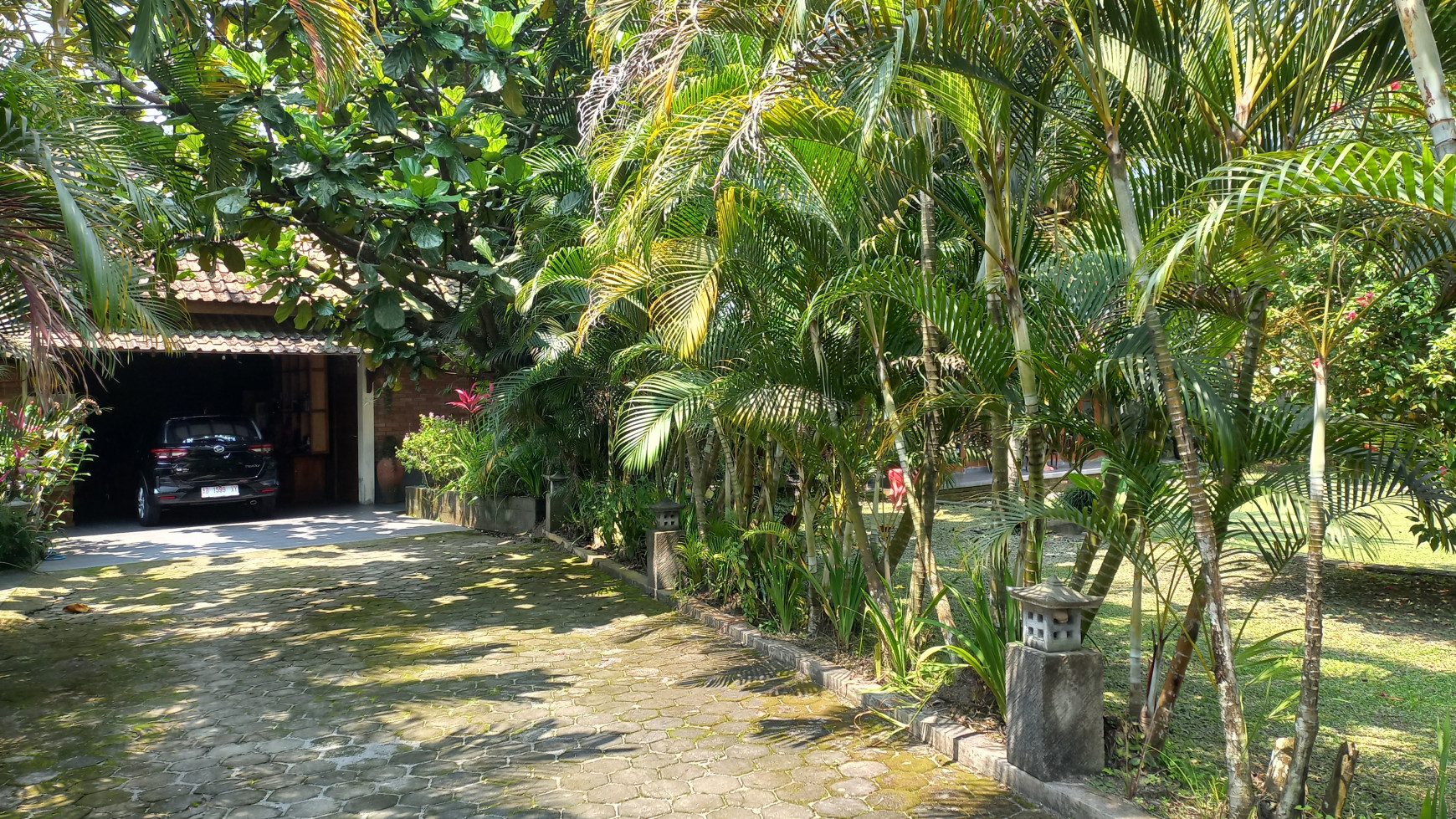 Rumah Dengan Konsep Villa Tropis View Gunung Merapi Turi Sleman