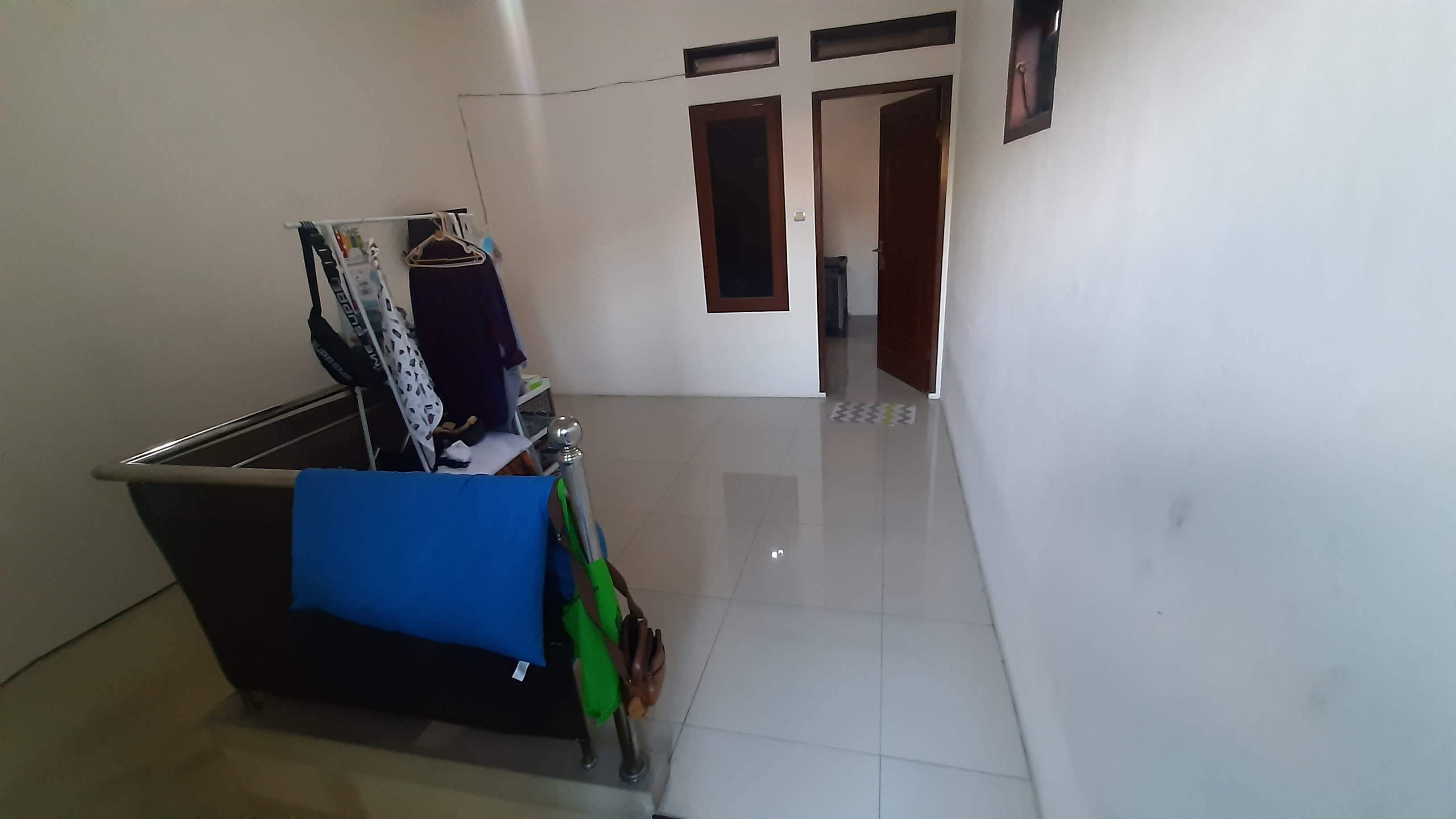 Rumah Rapih 1,5 Lantai ,Harga Murah ,Nego di Bintara Bekasi