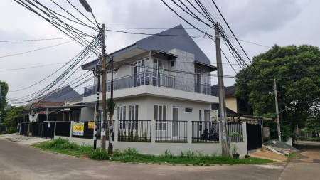 Brand New house di Nusa Loka BSD City, 5 menit dari Pasar Modern (vr)