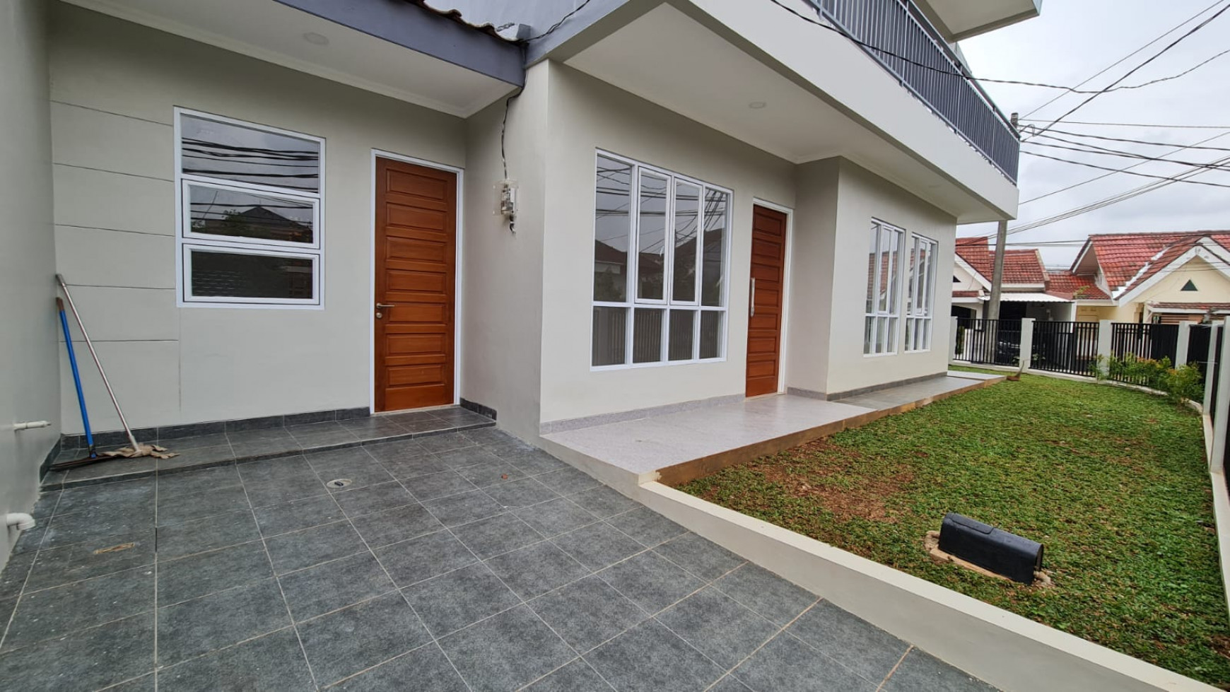 Brand New house di Nusa Loka BSD City, 5 menit dari Pasar Modern (vr)