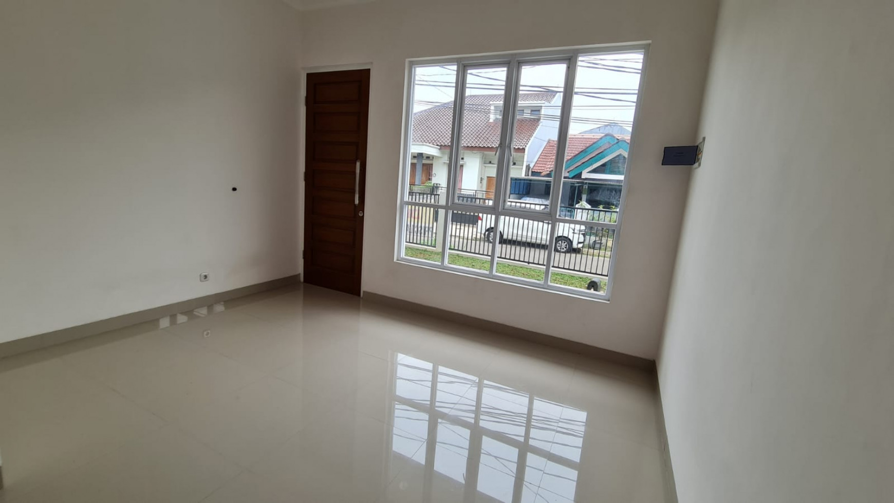 Brand New house di Nusa Loka BSD City, 5 menit dari Pasar Modern (vr)