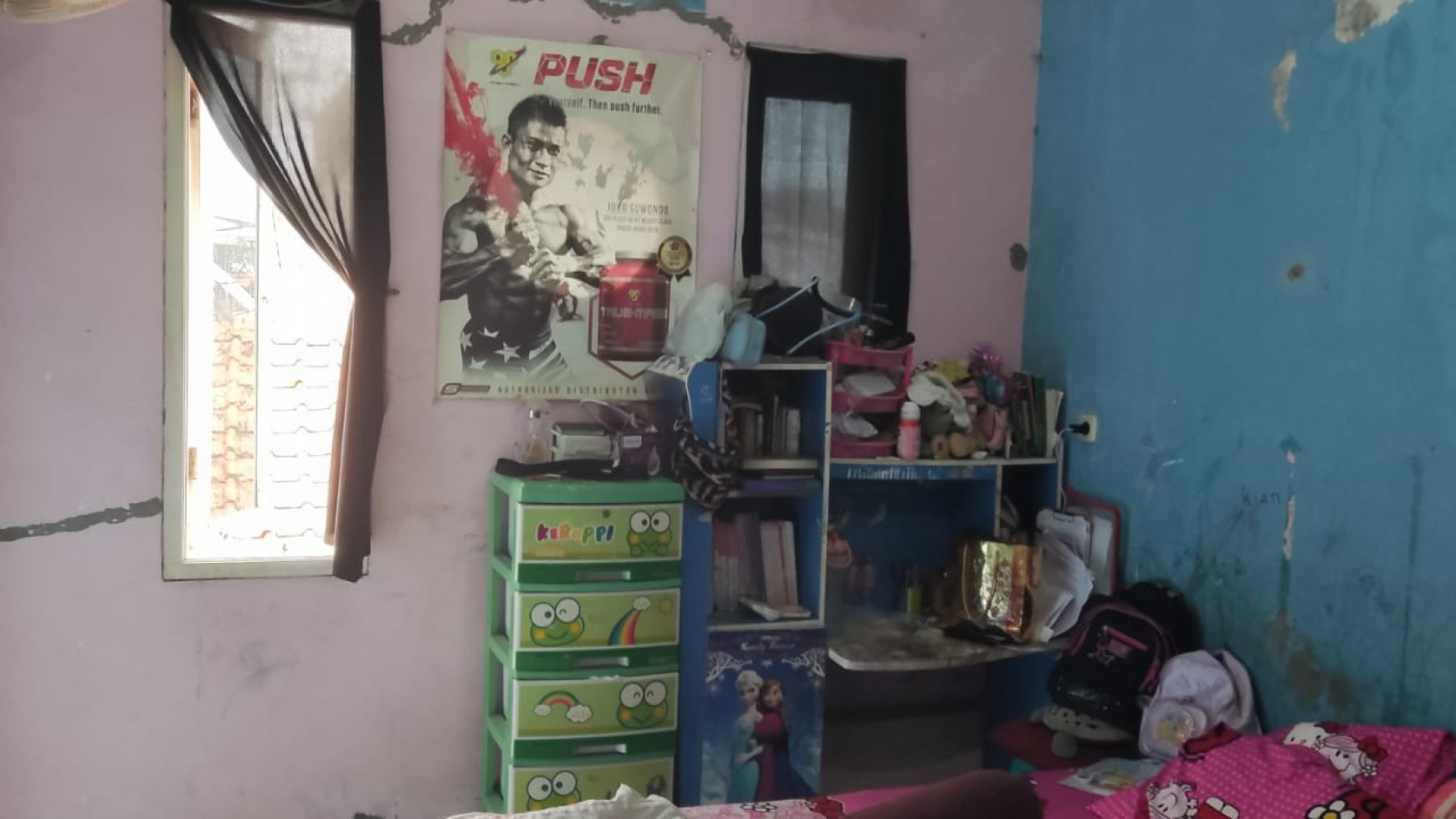 PUNYA RUMAH TIDAK USAH MAHAL! AKSES HANYA MOTOR! RUMAH 3 Lantai di Babakan Ciparay, Bandung