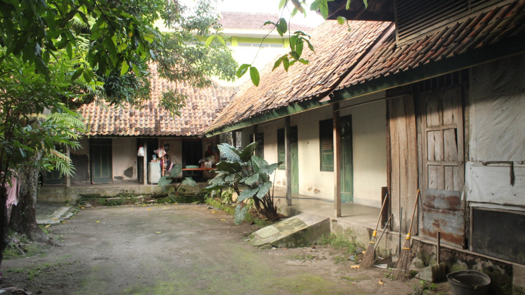 Rumah dan Ruang Usaha Di Area Komersil JL Laksda Adisucipro Yogyakarta