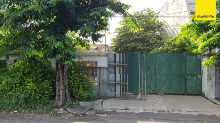 Rumah Lama Hitung Tanah di Dukuh Kupang Barat, Surabaya