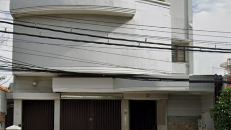 Rumah Pusat Kota Strategis di Jalan Ambengan, Surabaya