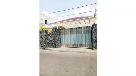 Rumah Full Furnish, Hj Daud Kebayoran Lama Luas 340m2