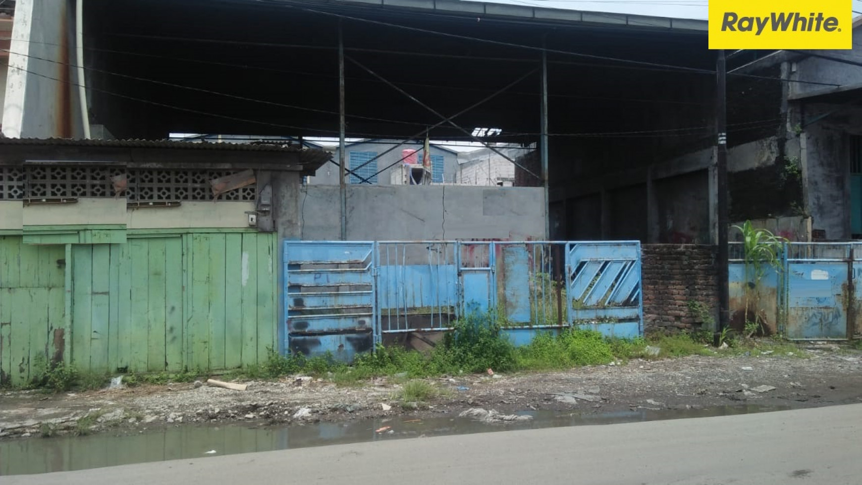 Rumah SHM di Jalan Nambangan, Kedung Cowek Surabaya