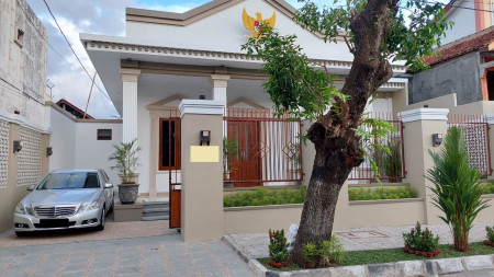 Rumah Mewah Dengan Kolam Renang Di Baciro - Yogyakarta