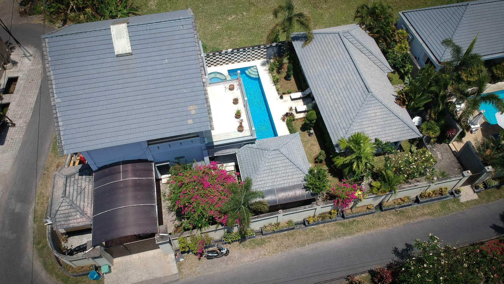 Lovely villa in  central Lovina only 200 meters from the beach