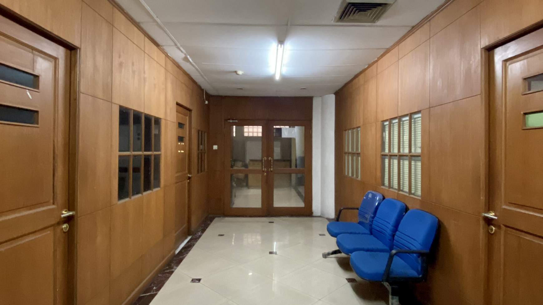 Dijual Gedung Perkantoran/ office space lokasi strategis at Wijaya. Kebayoran Baru