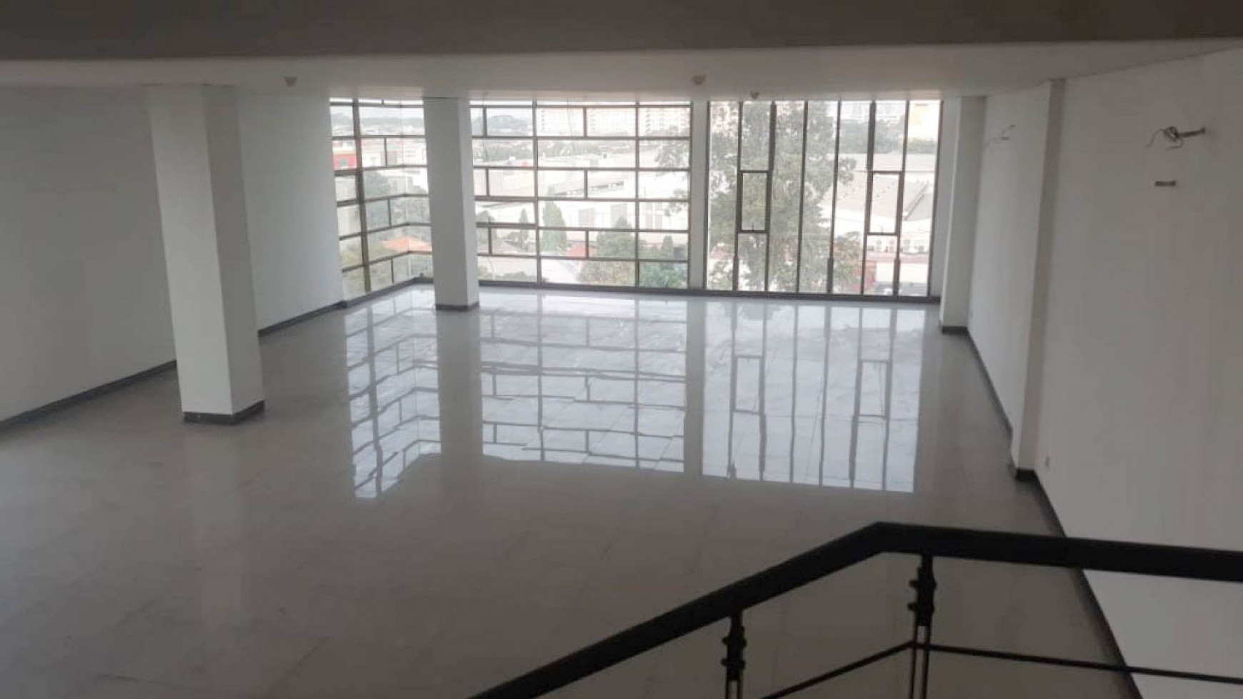 Ruko Hoek dekat mall Tangerang City, Luas 9x20m2