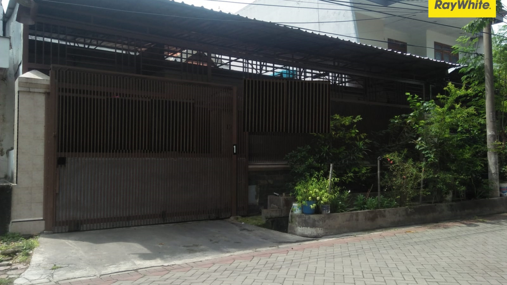 Rumah 2 Lantai Pusat Kota di Jalan Ogan, Darmo, Surabaya