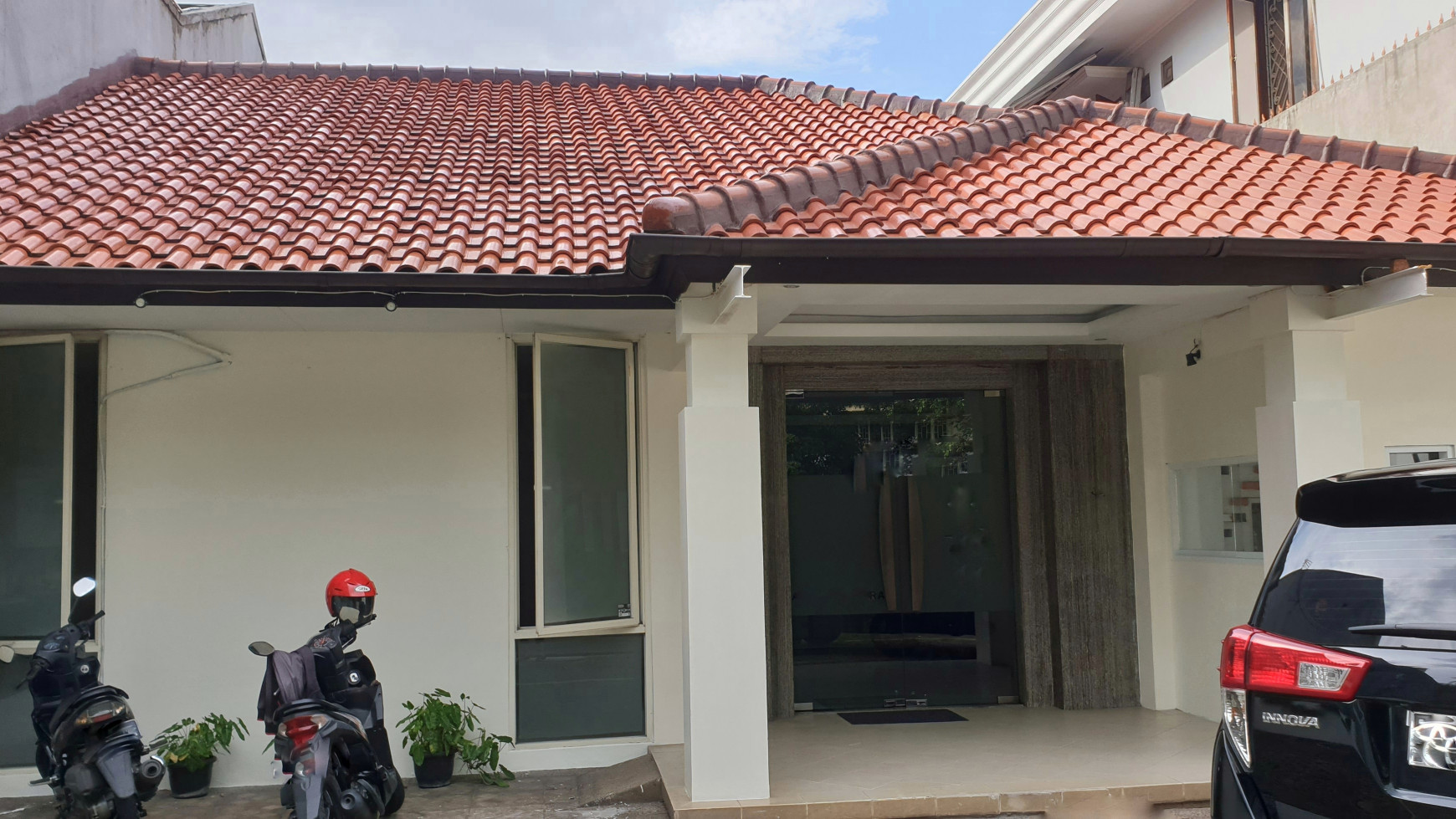 Murah Banget Rumah Tempat Usaha 12x30 Jalan Ramai Siap Huni Kayu Putih Hub: 0817 0120 620