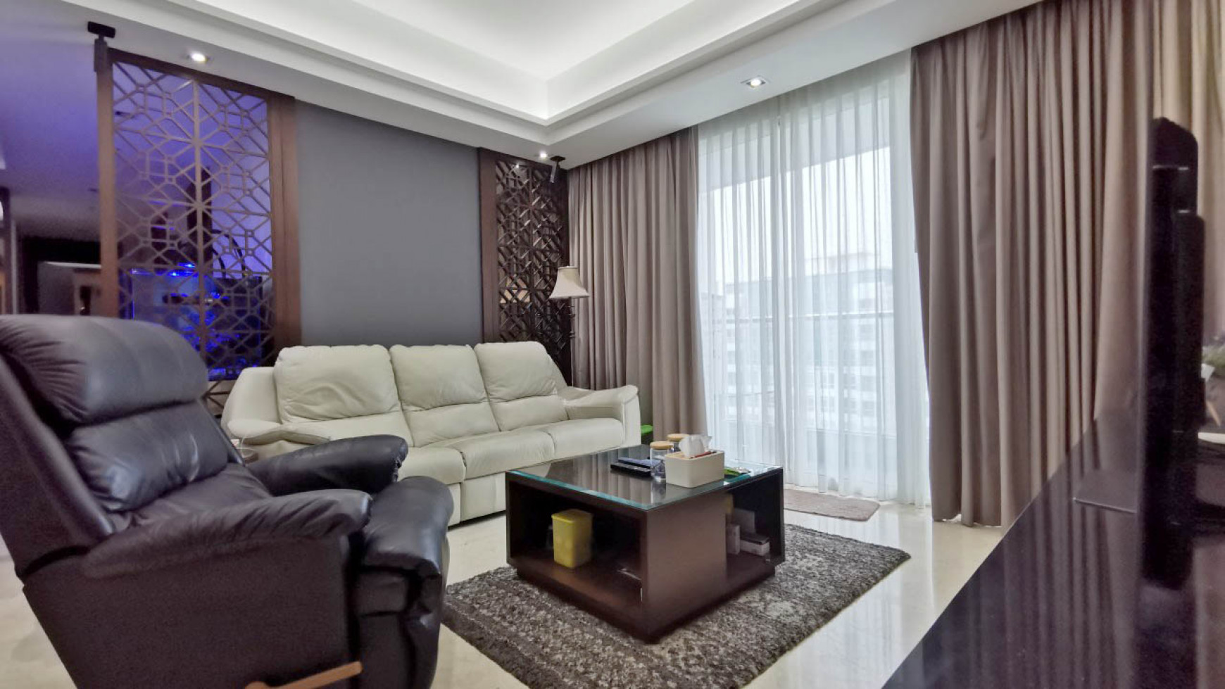 Apartemen Private Lift, Lantai Marmer Furnish nempel, aquarium view pool, The Kensington Twr Addington Luas 148,8m2