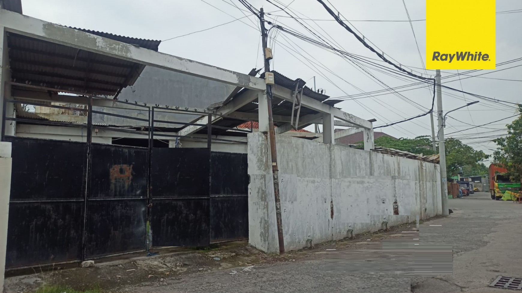 Gudang Hook di Kalijudan Madya, Surabaya