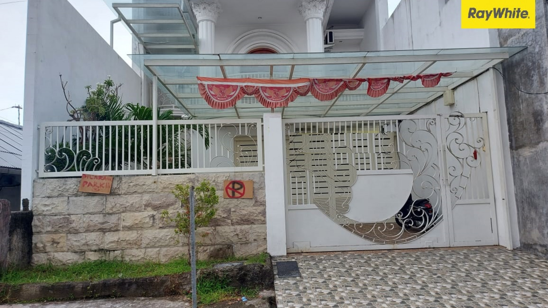 Rumah 2 lantai di Jalan Petemon, Surabaya Pusat