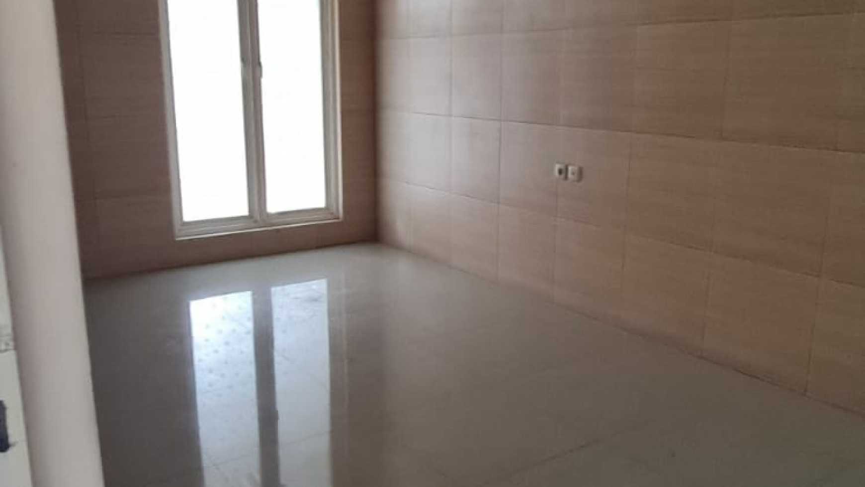 Dijual Rumah Cantik Permata Safira Regency - Modern Dekat Wisata Bukit Mas , Pakuwon Mall , Supermall, PTC Surabaya