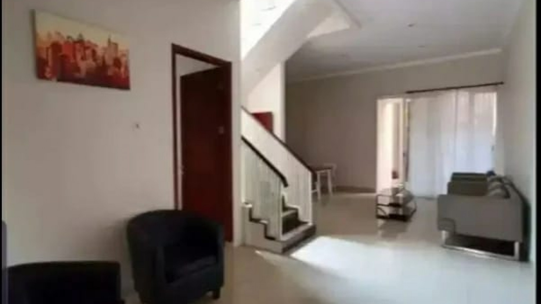 Sewa Rumah Royal Residence Wiyung Surabaya - Modern 4 +1 K.Tidur - Full Furnished - Cantik Siap Huni