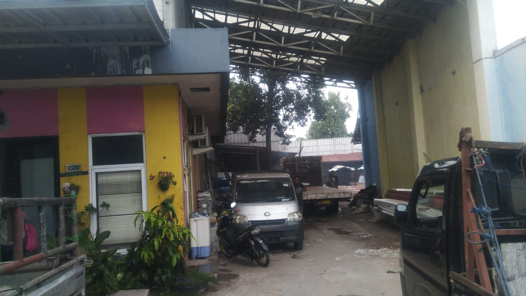 Gudang Siap Pakai Jatisampurna, Bekasi