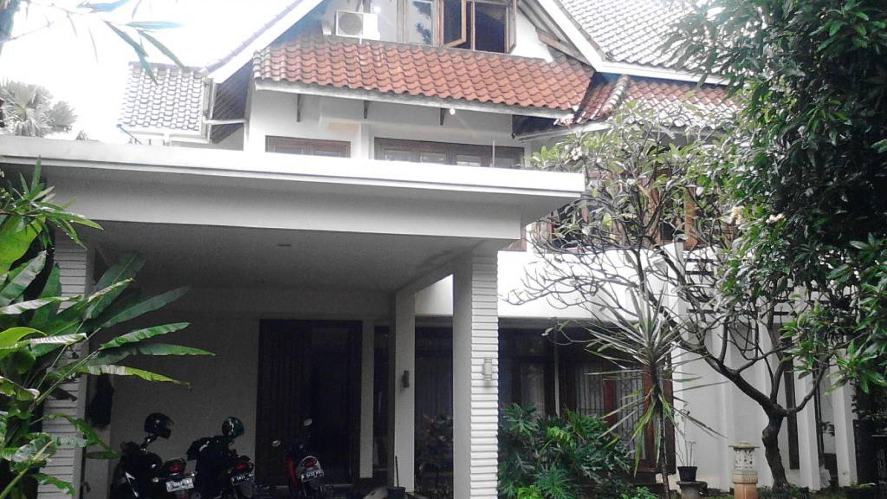 Rumah Luas dan Nyaman, Pejaten Barat, Dekat Kemang