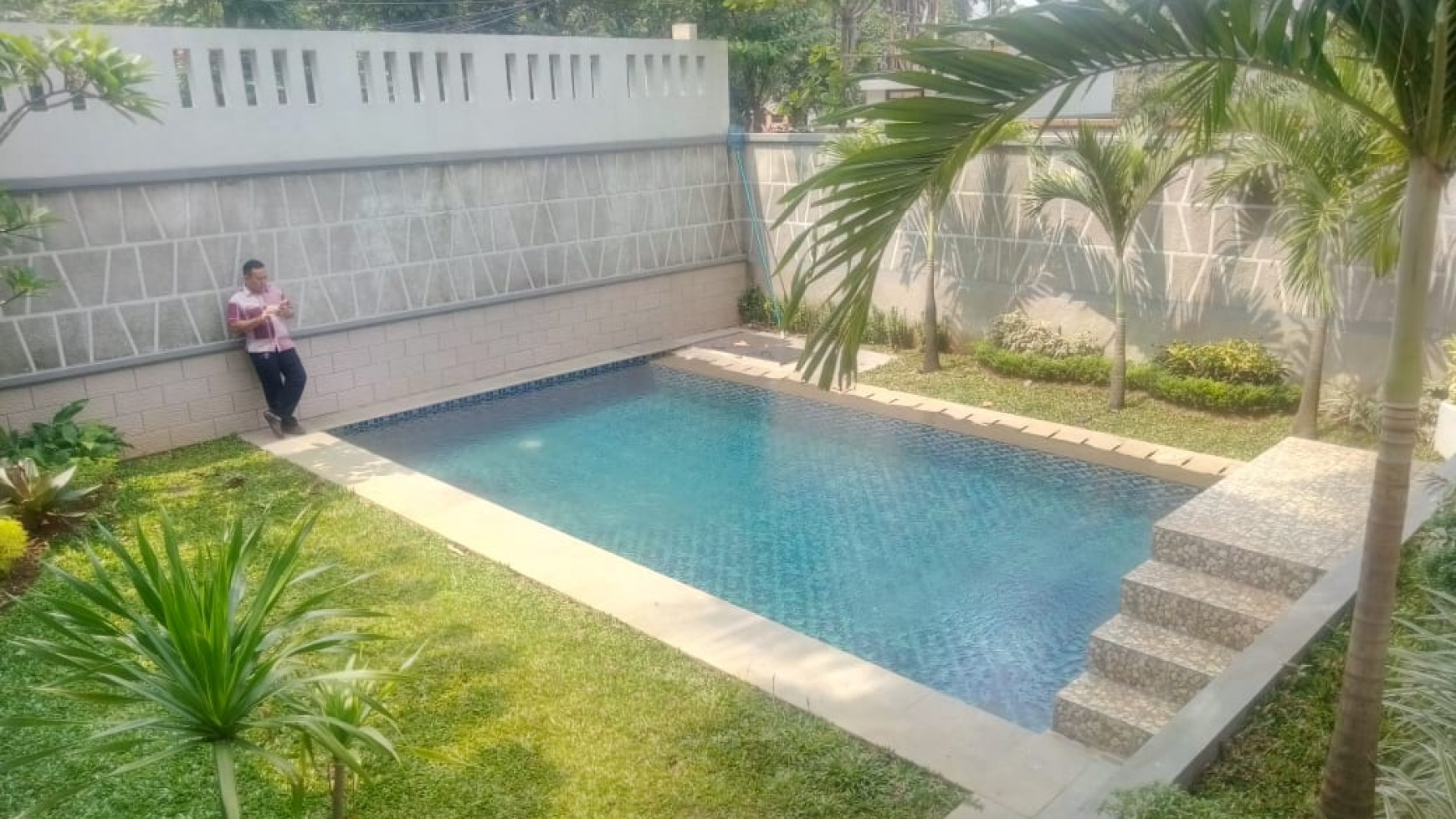 RUMAH BARU TOWNHOUSE MODERN JALAN LEBAR DI RAGUNAN 