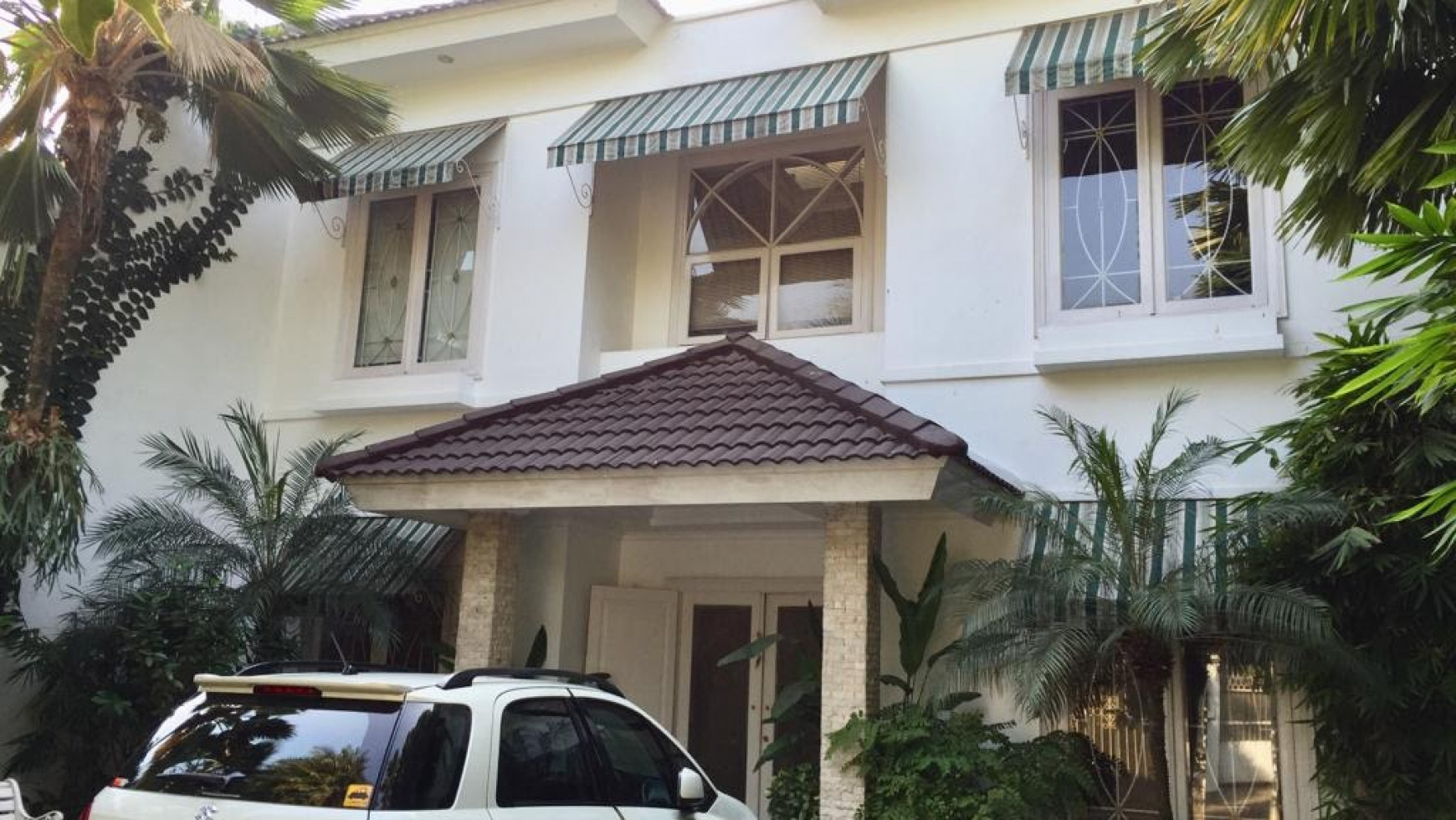 Dijual Cepat rumah asri dengan pool siap huni Jakarta Selatan