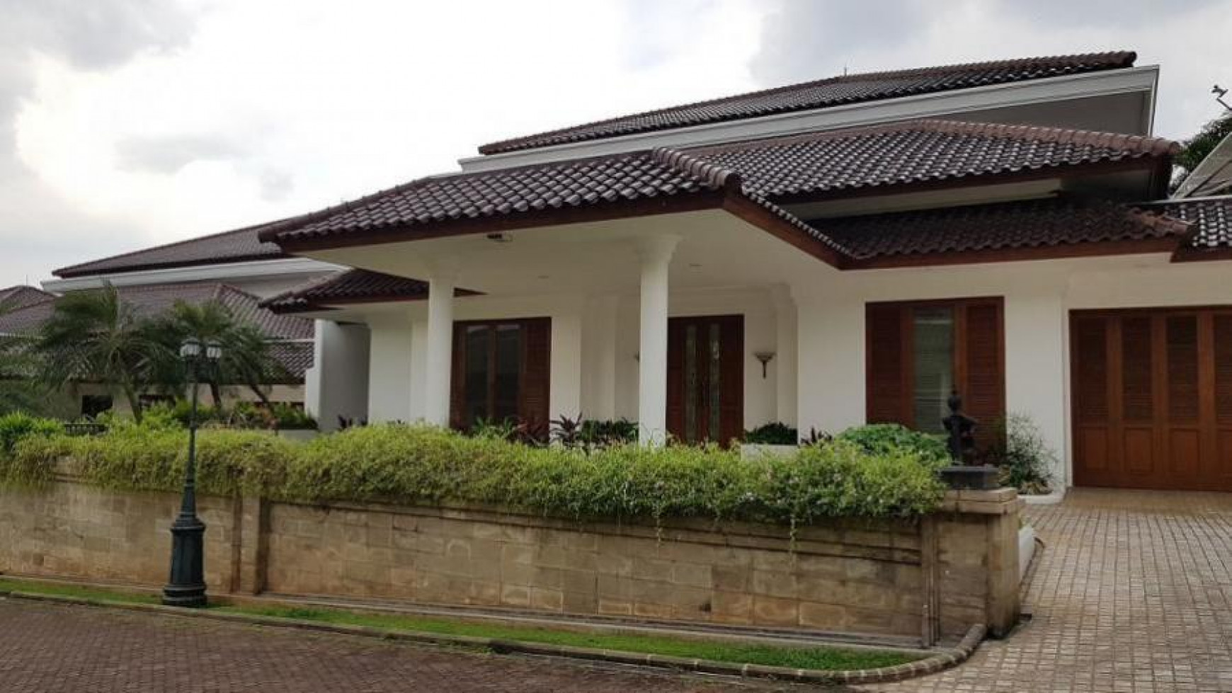 For Sale Rumah mewah dan besar area Pejaten Barat