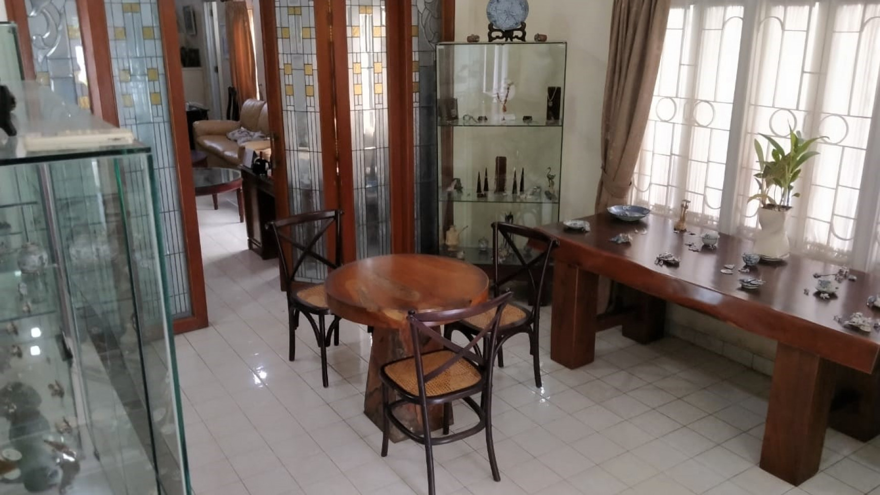 For sale rumah kolonial nan asri area Menteng, Jakpus