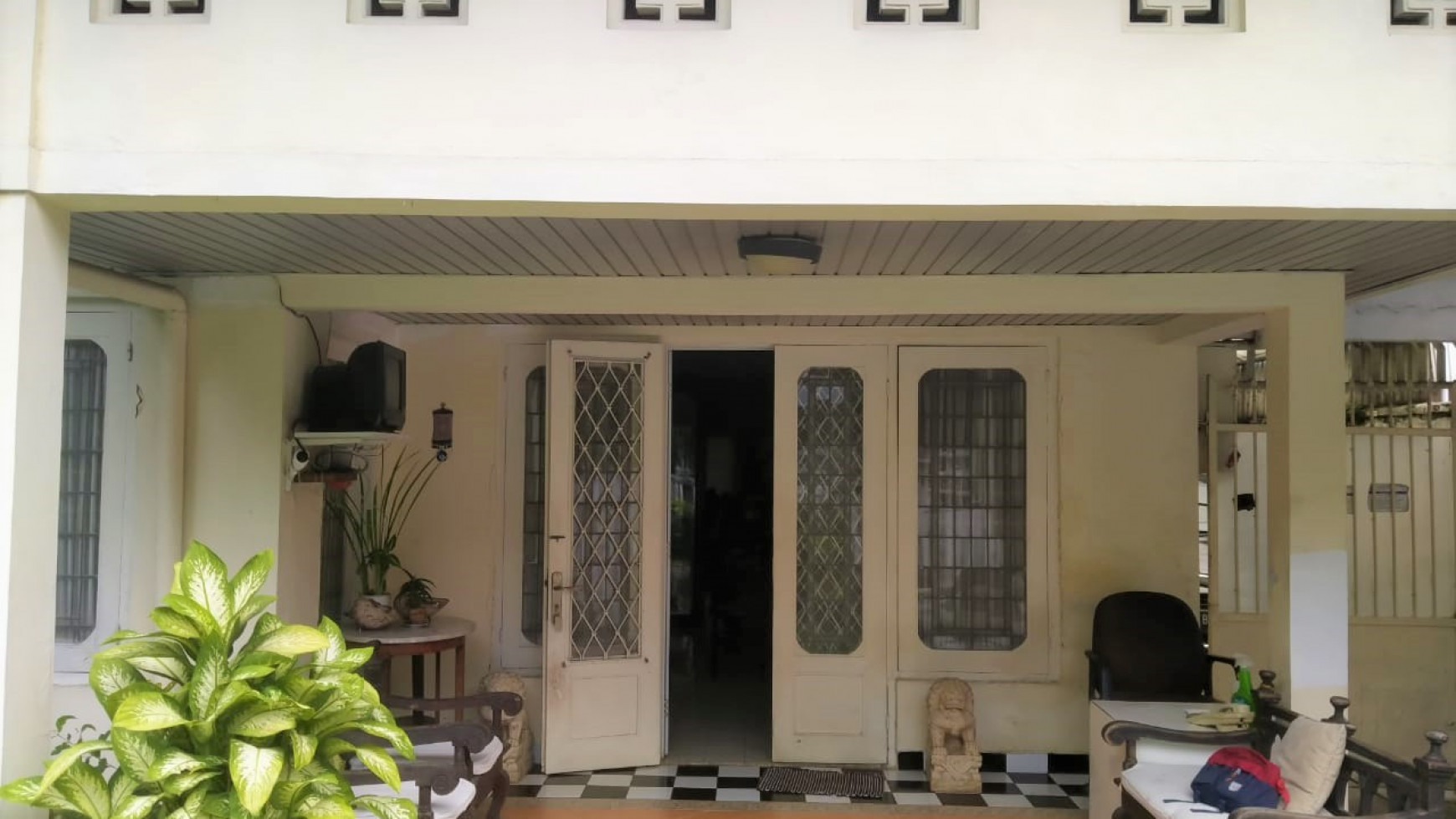 For sale rumah kolonial nan asri area Menteng, Jakpus