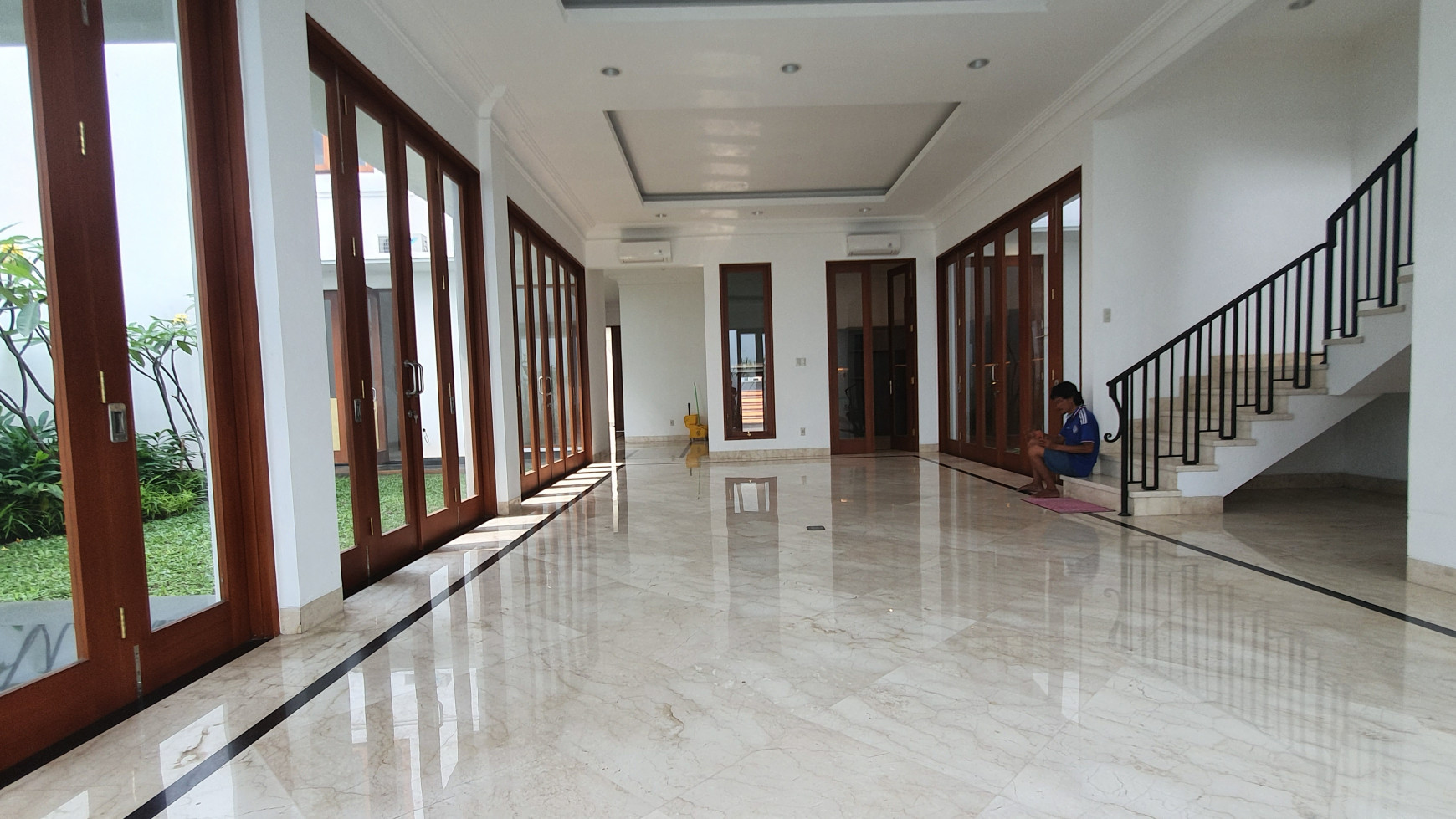 RUMAH BRAND NEW DESIGN MODERN GAYA VILLA JALAN LEBAR-PONDOK INDAH 