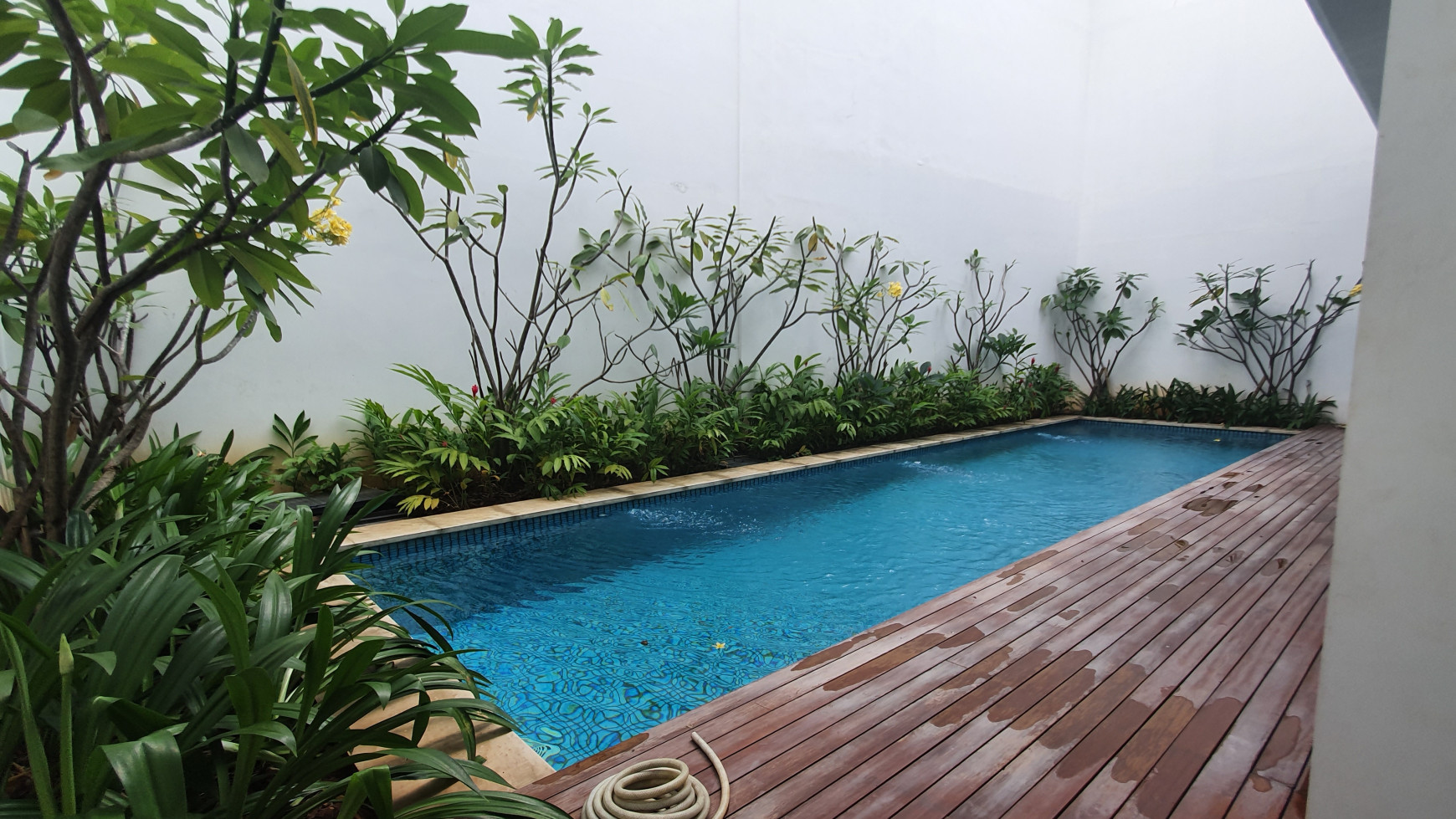 RUMAH BRAND NEW DESIGN MODERN GAYA VILLA JALAN LEBAR-PONDOK INDAH 